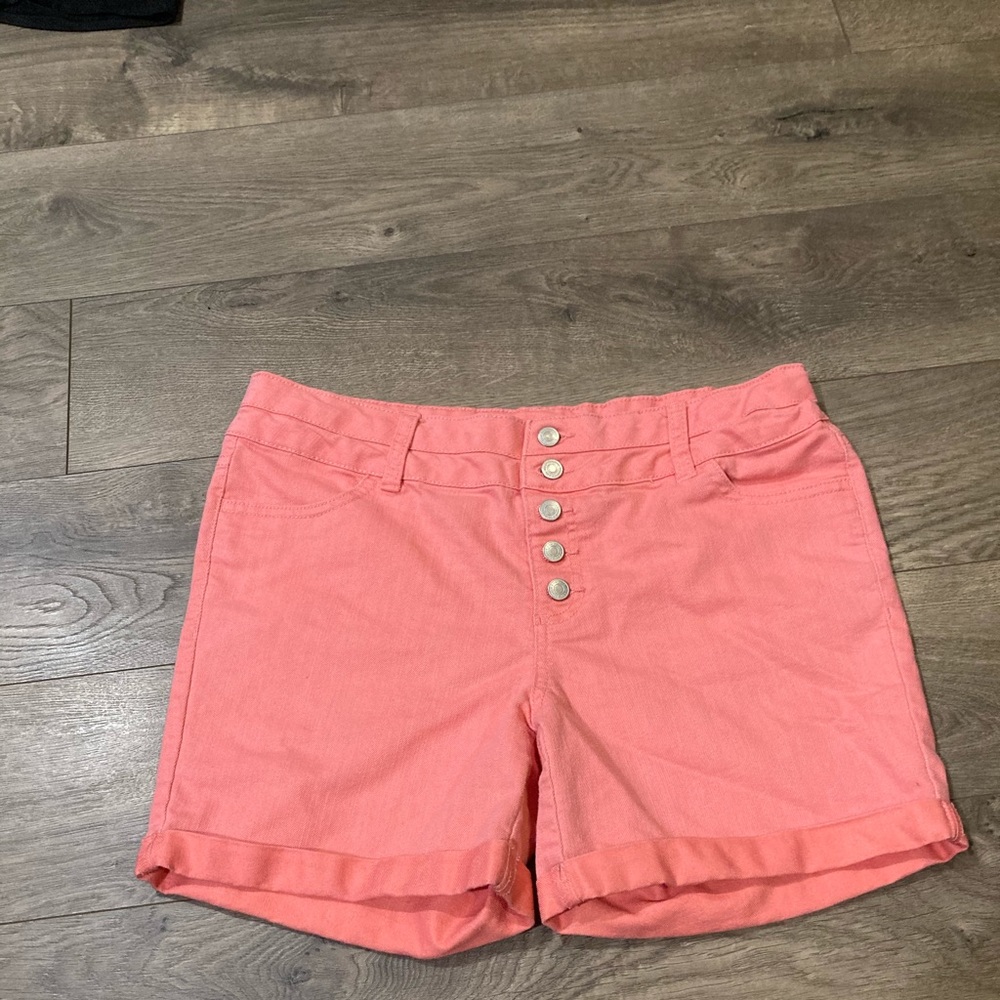 Peachy colored juniors jean shorts
